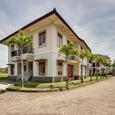 Oyo 3896 Villa Pesona Wisata Puncak Cianjur Exterior photo
