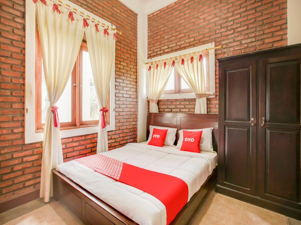 Oyo 3896 Villa Pesona Wisata Puncak Cianjur Exterior photo